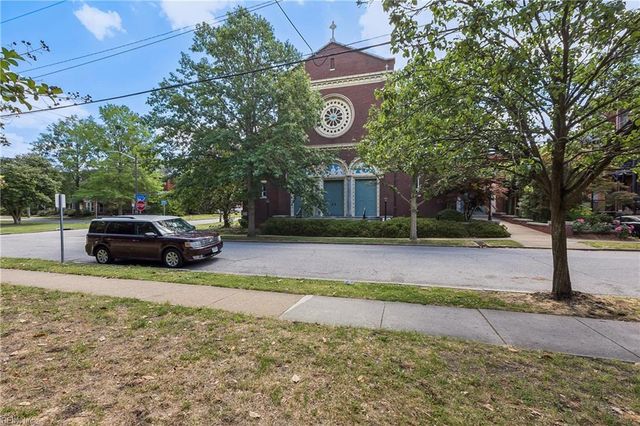 1304 Stockley Gdns Apt 507, Norfolk, VA 23517