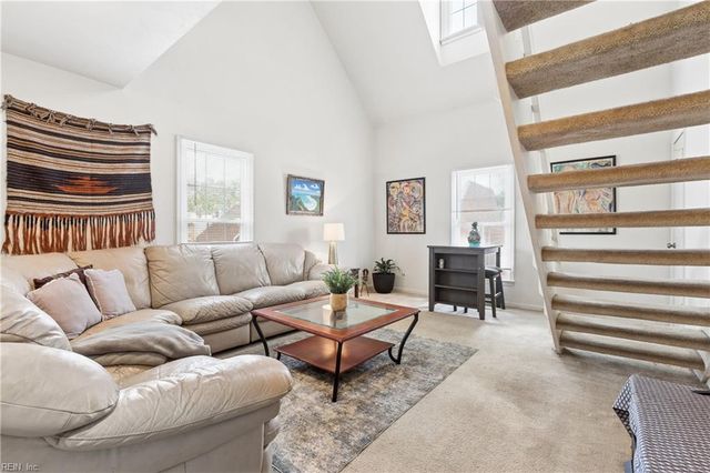 1304 Stockley Gdns Apt 507, Norfolk, VA 23517