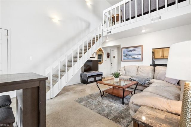 1304 Stockley Gdns Apt 507, Norfolk, VA 23517