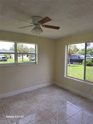 711 SW 64th Pkwy 711, Pembroke Pines, FL 33023