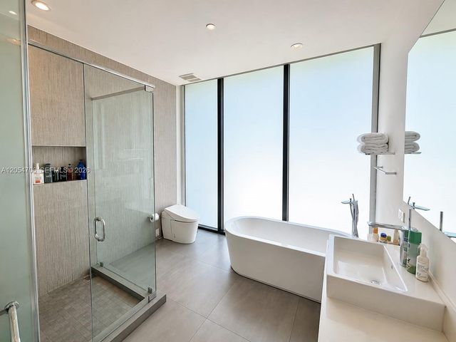 101 Sunrise Dr A-201, Key Biscayne, FL 33149