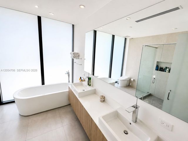101 Sunrise Dr A-201, Key Biscayne, FL 33149