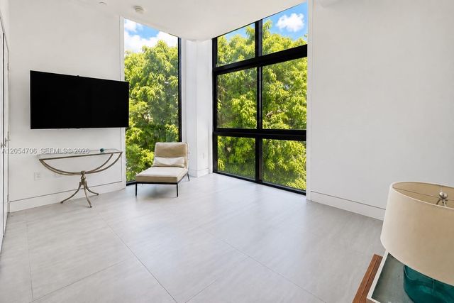 101 Sunrise Dr A-201, Key Biscayne, FL 33149