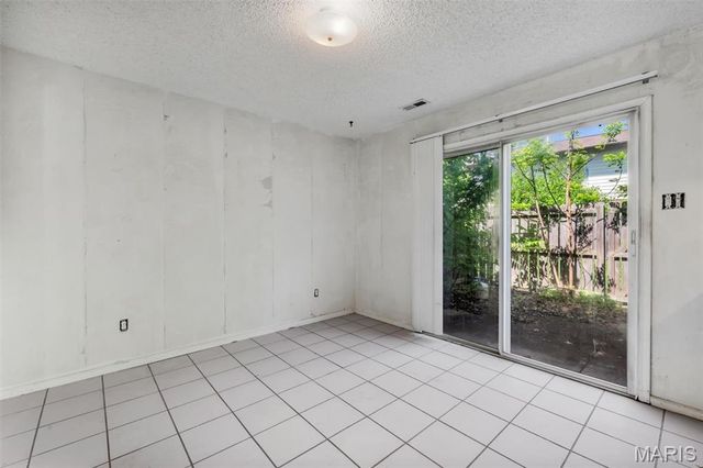 21 Park Charles Boulevard S B, St Peters, MO 63376