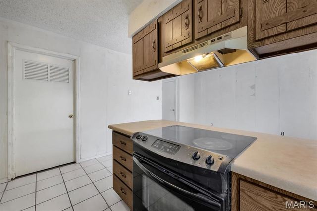 21 Park Charles Boulevard S B, St Peters, MO 63376