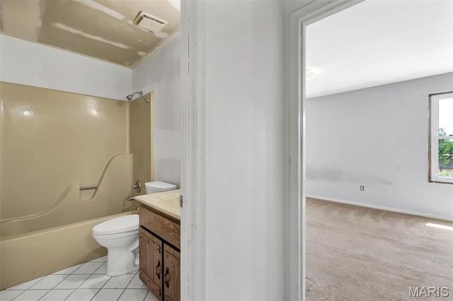 21 Park Charles Boulevard S B, St Peters, MO 63376