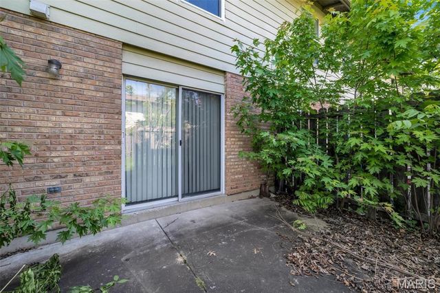 21 Park Charles Boulevard S B, St Peters, MO 63376
