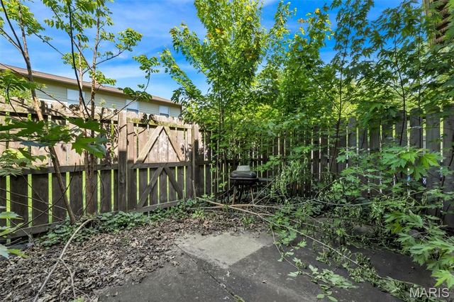 21 Park Charles Boulevard S B, St Peters, MO 63376