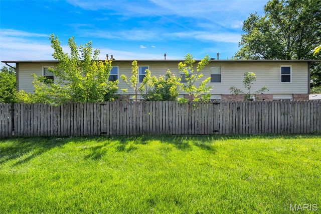 21 Park Charles Boulevard S B, St Peters, MO 63376