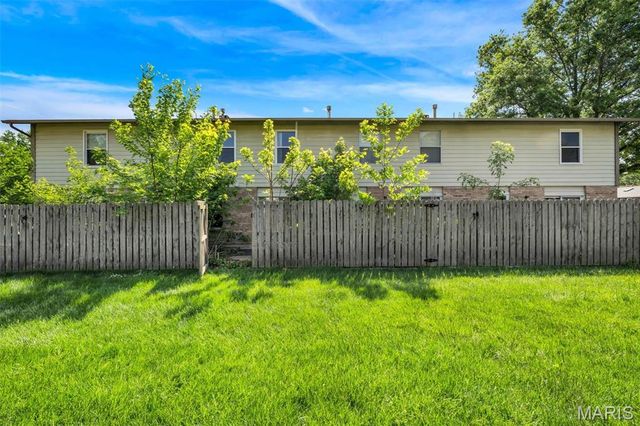 21 Park Charles Boulevard S B, St Peters, MO 63376