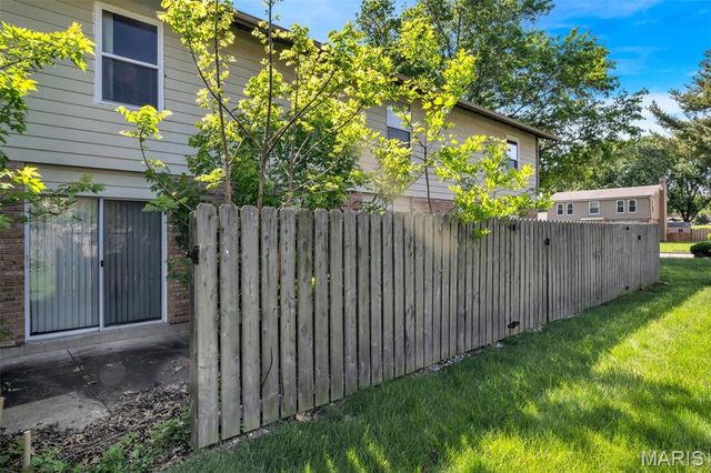 21 Park Charles Boulevard S B, St Peters, MO 63376