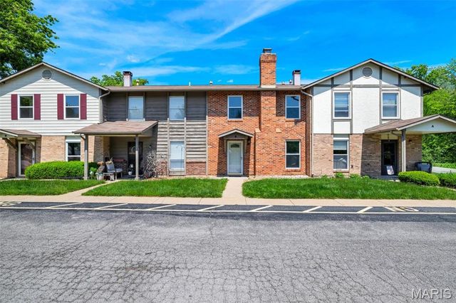 21 Park Charles Boulevard S B, St Peters, MO 63376