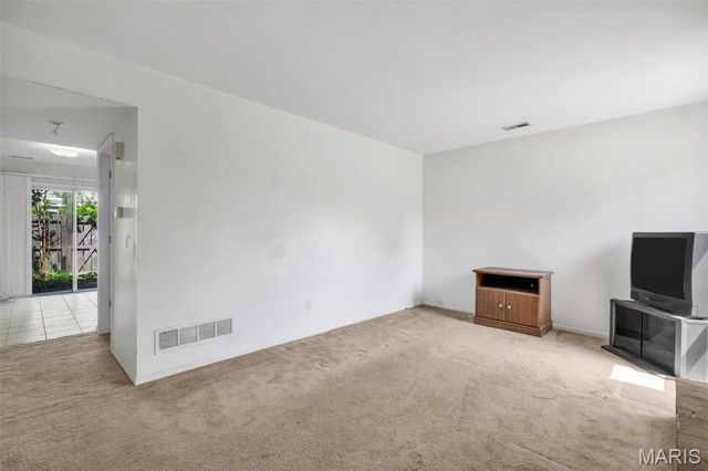 21 Park Charles Boulevard S B, St Peters, MO 63376