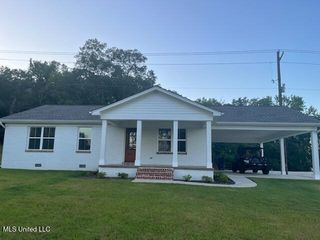 7856 Holly Springs Rd, Hernando, MS 38632