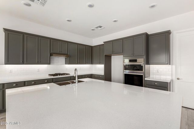 17324 W ROYAL PALM Road, Waddell, AZ 85355