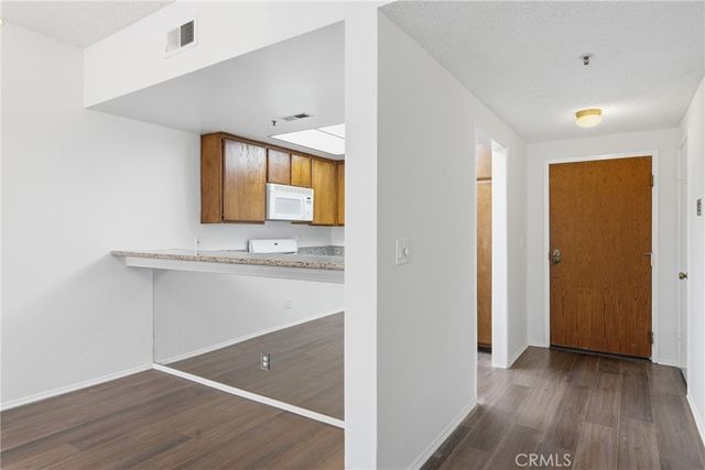 2559 Plaza Del Amo 104, Torrance, CA 90503