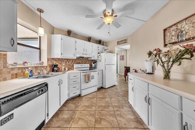 6555 W Broward Blvd 300, Plantation, FL 33317