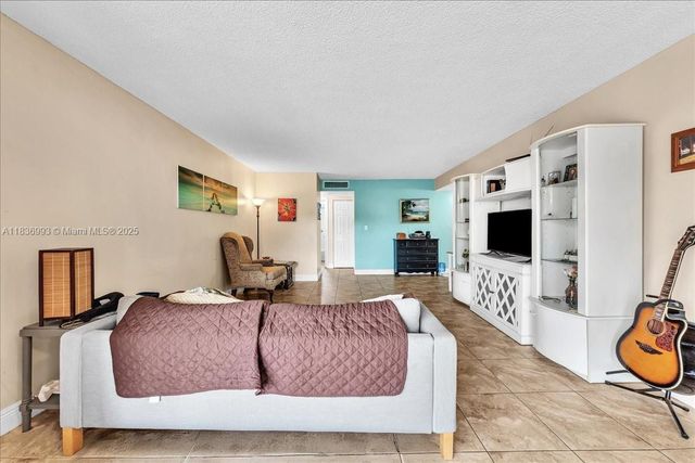 6555 W Broward Blvd 300, Plantation, FL 33317