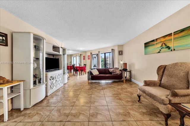 6555 W Broward Blvd 300, Plantation, FL 33317
