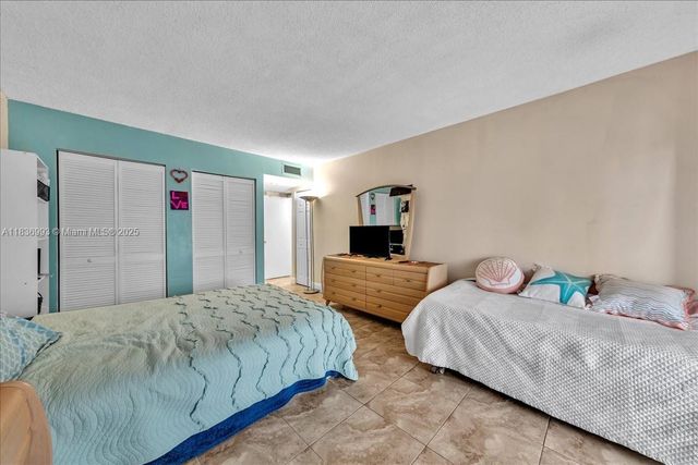 6555 W Broward Blvd 300, Plantation, FL 33317