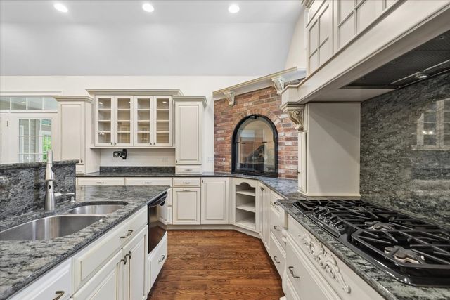 1546 Bobolink Circle, Woodstock, IL 60098