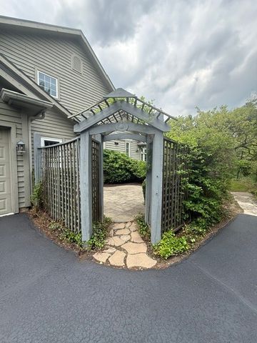 1546 Bobolink Circle, Woodstock, IL 60098
