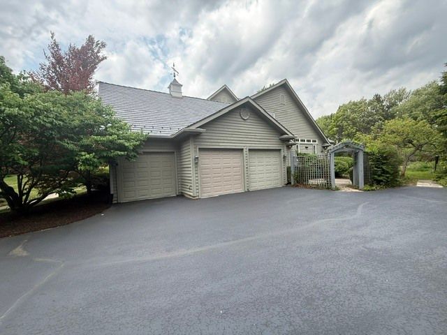 1546 Bobolink Circle, Woodstock, IL 60098
