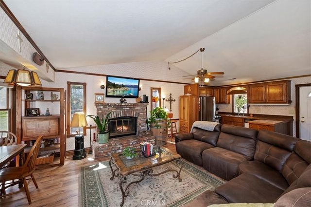 32988 Arrowbear Dr, Arrowbear, CA 92382
