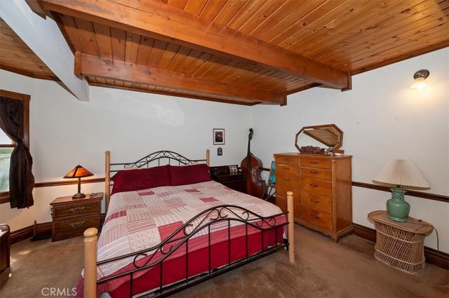 32988 Arrowbear Dr, Arrowbear, CA 92382