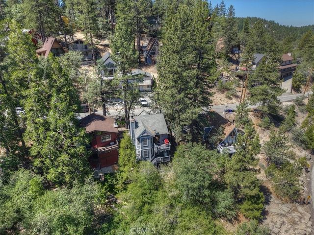 32988 Arrowbear Dr, Arrowbear, CA 92382