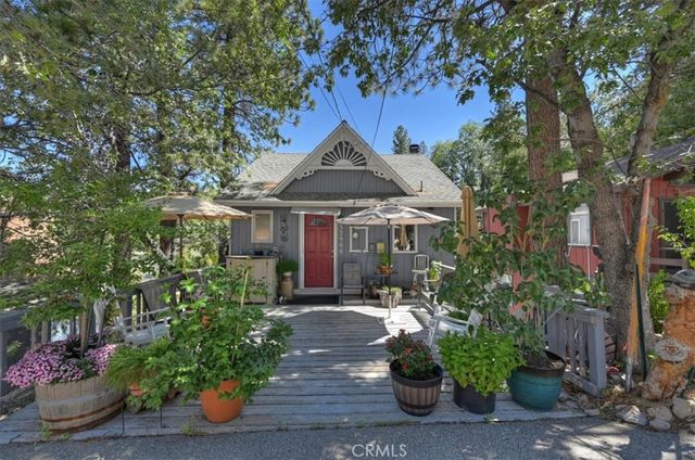 32988 Arrowbear Dr, Arrowbear, CA 92382