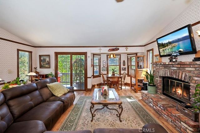 32988 Arrowbear Dr, Arrowbear, CA 92382