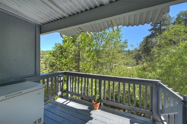 32988 Arrowbear Dr, Arrowbear, CA 92382