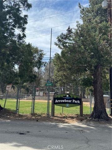 32988 Arrowbear Dr, Arrowbear, CA 92382