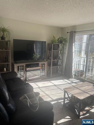 181 Linden 181, Mahwah, NJ 07430