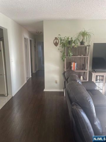 181 Linden 181, Mahwah, NJ 07430