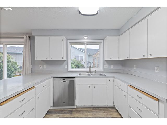 1997 Sw OLEANDER Ct, Mc Minnville, OR 97128