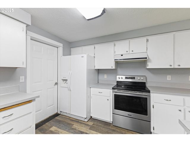 1997 Sw OLEANDER Ct, Mc Minnville, OR 97128