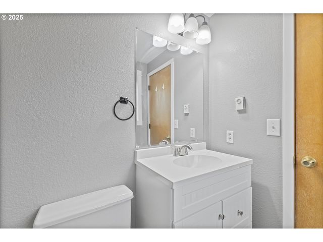 1997 Sw OLEANDER Ct, Mc Minnville, OR 97128