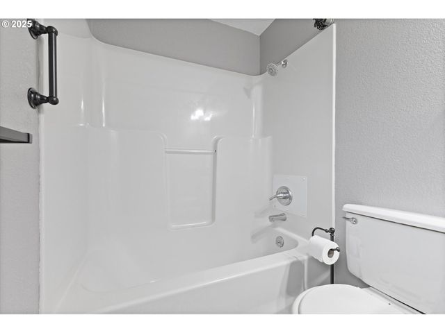 1997 Sw OLEANDER Ct, Mc Minnville, OR 97128