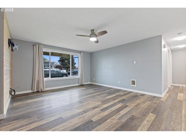 1997 Sw OLEANDER Ct, Mc Minnville, OR 97128