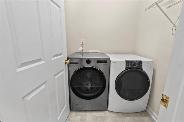 933 Sandringham Drive 933, Alpharetta, GA 30004