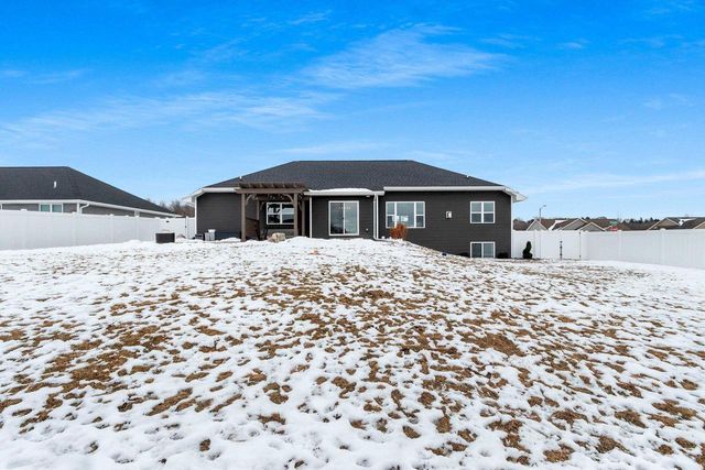 2885 SUSSEX ROAD, Green Bay, WI 54311