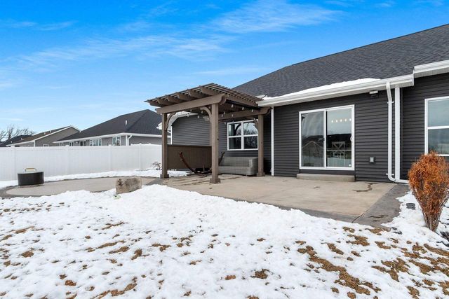 2885 SUSSEX ROAD, Green Bay, WI 54311