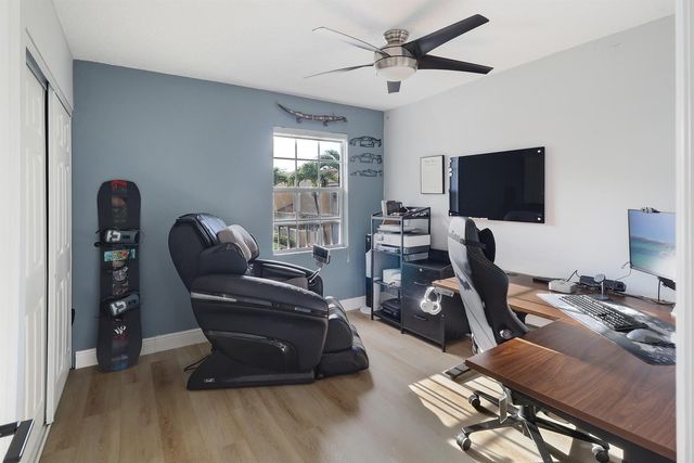 11303 Lakeview Drive 8-m, Coral Springs, FL 33071