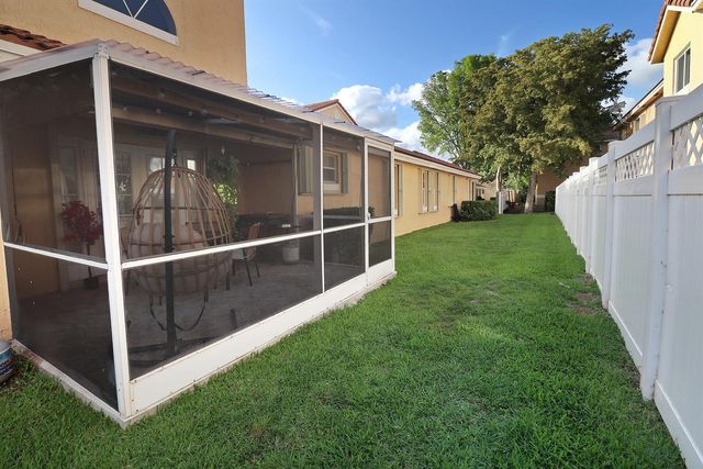 11303 Lakeview Drive 8-m, Coral Springs, FL 33071