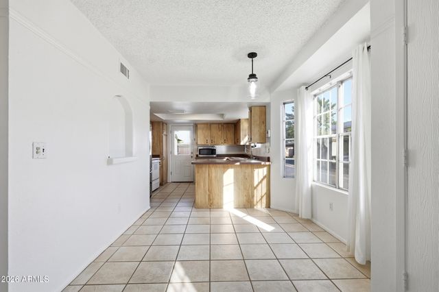 1033 E BENDIX Drive, Tempe, AZ 85283