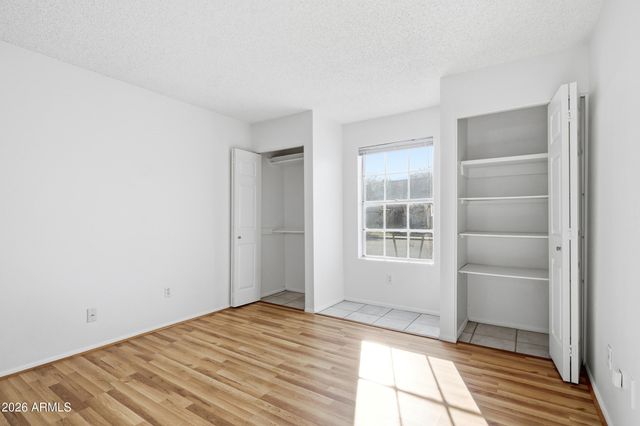 1033 E BENDIX Drive, Tempe, AZ 85283