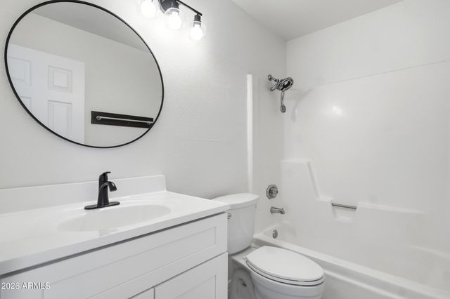 1033 E BENDIX Drive, Tempe, AZ 85283