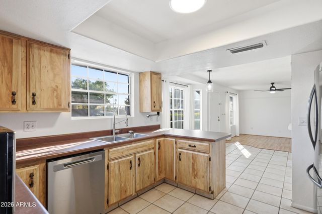 1033 E BENDIX Drive, Tempe, AZ 85283